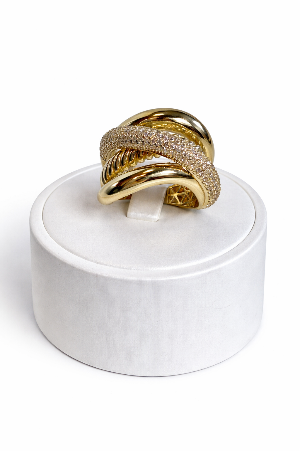 10K Gold Ring – Intertwined Design with Pavé Setting