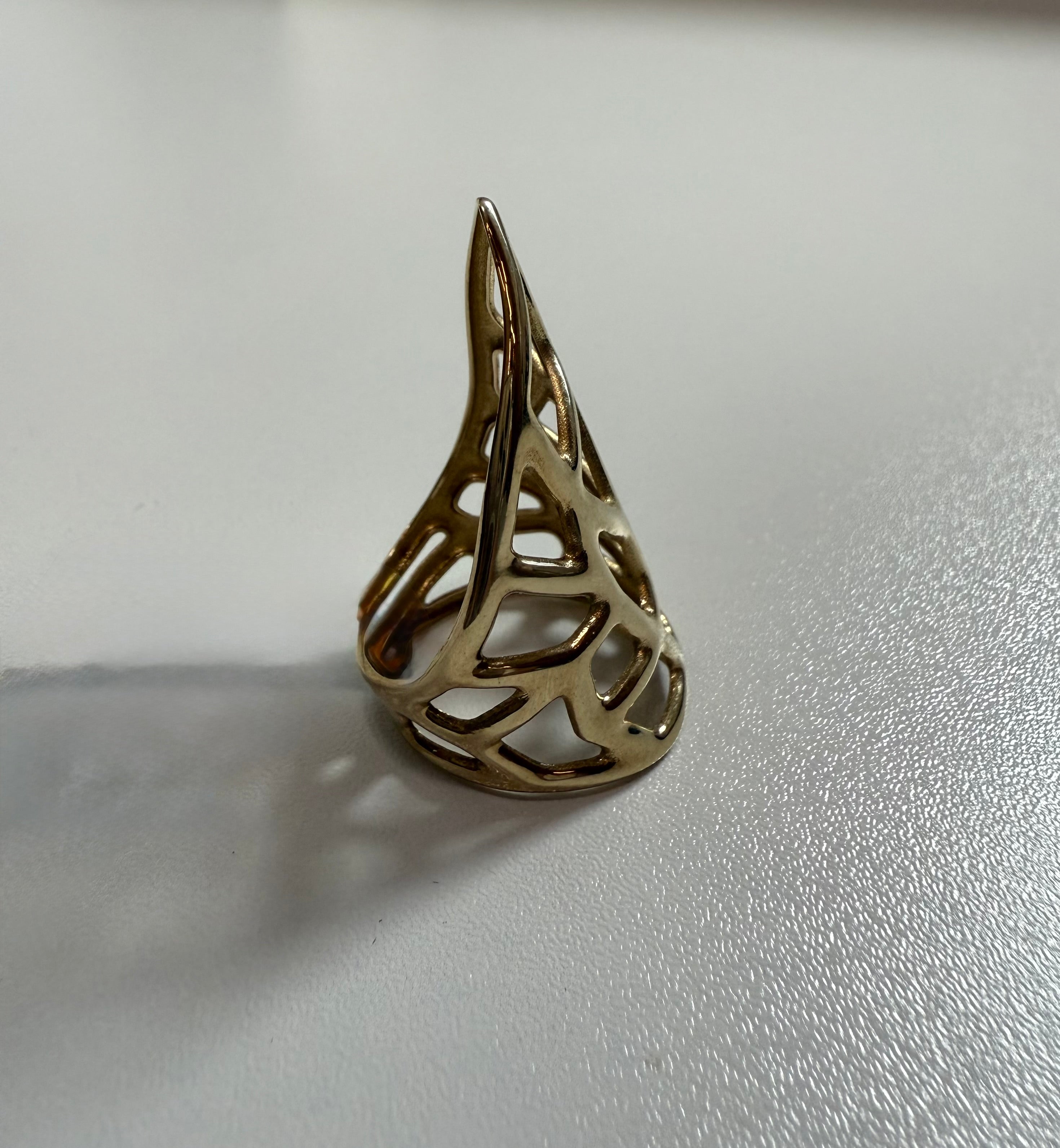 Women's ring, Monica Robles model